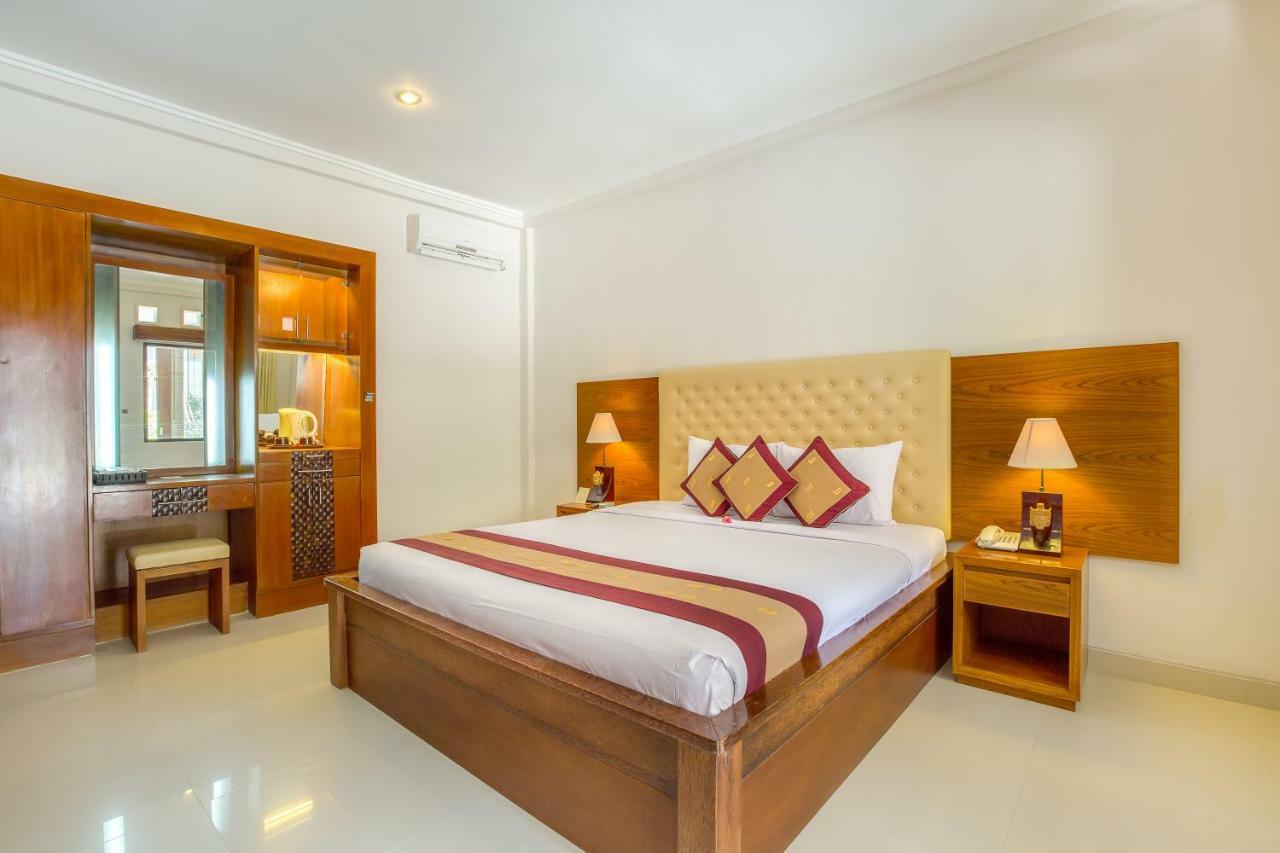 Superior Lagoon Pool Double Bed